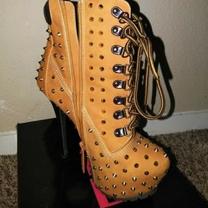 6in studded boot.